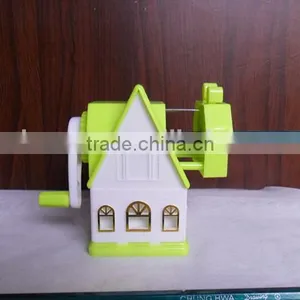 House Shaped Stylish Hand Crank Pencil Sharpener thumbnail-3