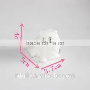 Custom 100% Food Grade Silicone Rubber White Cat Bath Toy With Squeaker thumbnail-1