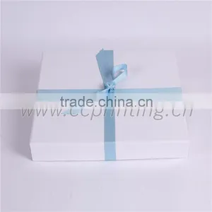 White Engagement Paper Gift Box Packaging Box With Blue Ribbon thumbnail-2