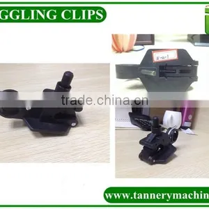 Auto Nylon Toggling Machine Clips for Leather Toggling thumbnail-2