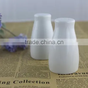 Wholesale Domestic Household White Ceramic Salt and Pepper Shaker Wedding Favors thumbnail-5