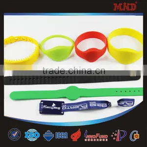 MDW72 Custom LF/HF/UHF RFID Silicone Waterproof Wristbands in China thumbnail-6