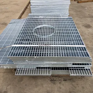 Galvanized Trench Cover 300 Hot Dip Galvanized Gutter Cover GUGT Trench Width 450 Can be Customized With Angle Steel Edge thumbnail-2