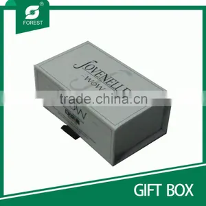 PACKAGING PAPER SUITCASE GIFT BOX thumbnail-1