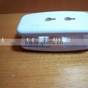 Custom-made Plastic Injection Mould thumbnail-1