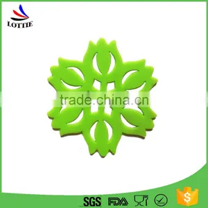 Hot Selling Food Grade Green Heat Insulated Anti-skid Silicone Coasters From China thumbnail-1