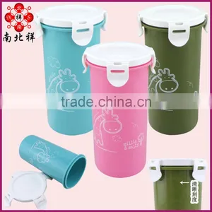 The Deer Pattern Cheep Plastic Water Bottle thumbnail-1