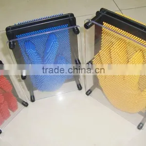 Colorful Plastic Pin Art Toy thumbnail-1