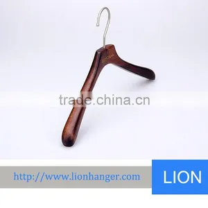 Lioncity W1056 Clothes Wooden Hanger thumbnail-1