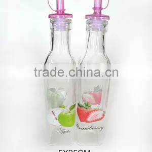 2016 Simple Square Glass Oil Vinegar Bottle With Plastic Spout Lid thumbnail-1