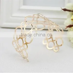 South Korean Round Hollow Women Bangles With Gold Plated thumbnail-2