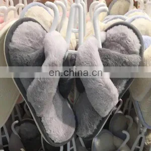 Wholesale Soft and Warm Shoes Leopard Sandals Furry Slippers for Women thumbnail-2