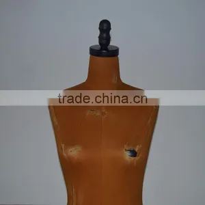 Dilapidated Upper Body Retro Woman Mannequin Display thumbnail-5
