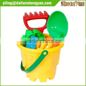 Outdoor Sand Pit / Beach Set Toy thumbnail-1