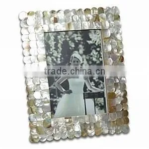 High Quality Best Selling 6" x 4" Mother of Pearl Shingles Photo Frame thumbnail-1