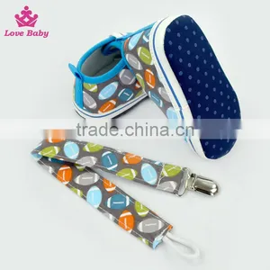 Fashion Rugby Pattern High Quality Newborn Crib Shoes Baby Shoes Matching Pacifier Clip thumbnail-4