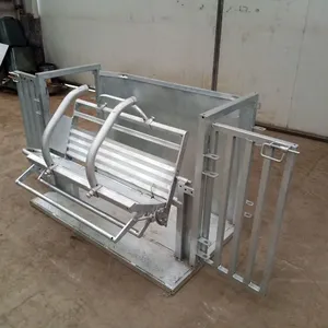 Professional Sheep Goat Rotatable Turnover Crate Handler Squeeze Chute Crush Catcher for Livestock Farm Treatment Equipment thumbnail-3