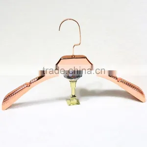 Fashion Golden Plastic Clothes Hanger Manufacture Price thumbnail-3