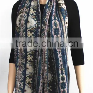 2015 Latest Classical Floral Print Wool Scarf thumbnail-4