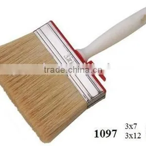White Plastic Handle Painting Brush thumbnail-1