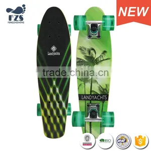 HSJ245 Manufacturers Wholesale Direct Small Fish Board Children Adult Skateboard Brush Street Step Maple Skateboard thumbnail-2