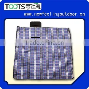 Portable Outdoor Plastic Picnic Mat thumbnail-1