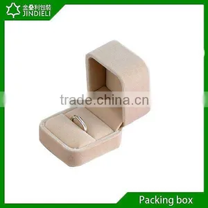 Spring Mini Velvet Jewelry Ring Boxes thumbnail-1