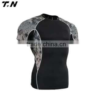 Professional Sublimated Short Sleeve Rash Guard Custom Logo thumbnail-2
