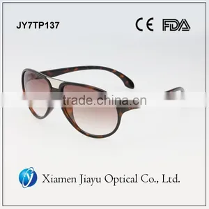 Cheap Hot Sale Plastic Sunglasses for Woman thumbnail-1