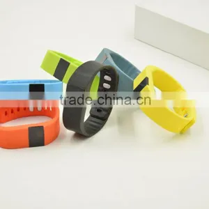 Made in China Factory Price Phone Sync TW64 Silicone Health Smart Wristband thumbnail-6