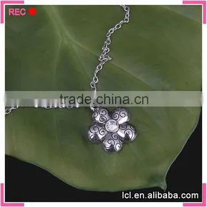 Fashionable New Design Necklace, Flowers Shaped Charm Necklace Designs thumbnail-6