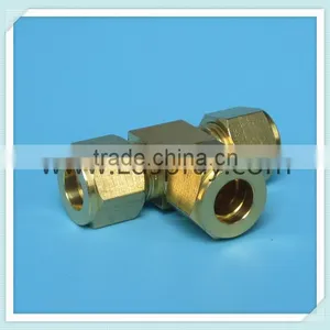 3/8" or 9.52mm Threaded Type Brass Tee Connector in Mist System Field thumbnail-5