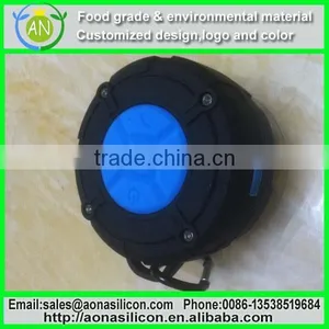 Portable Speaker With Silicone Suction and Metal Handle thumbnail-2