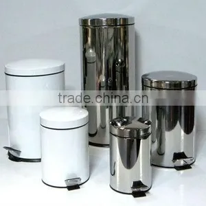 Round Trash Can With Arched Lid thumbnail-1