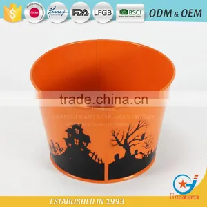 Garden Iron and Zinc Powder Coated a Flower Bucket Bucket With Flowers thumbnail-1