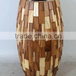 Wood Overlap Planter thumbnail-1