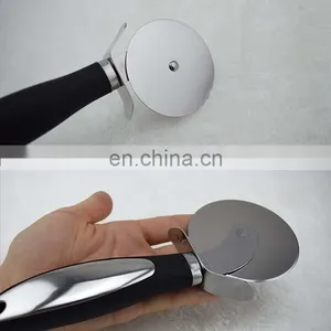 Wholesale Stainless Steel Pizza Shovel Pizza Cutter Set Stainless Steel Pizza Cutter Wheel With Wood Handle thumbnail-5