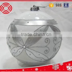 2016 Pearl Light White Hand Painting Christmas Ball With 4pcs Diamonds thumbnail-1
