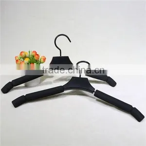 Top Selling Medal Cloth Hanger With Sponge for Display thumbnail-1