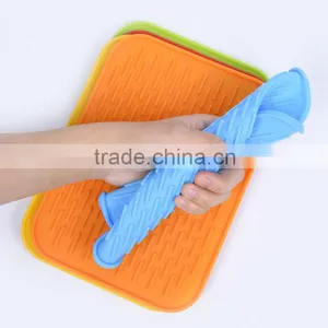 Heat Resistant Silicone Dish Drying Mat Silicone Pot Holder thumbnail-3
