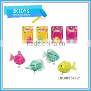 Swimming Fish Shape Wind Up Toy Plastic Wind Up Water Toy thumbnail-1
