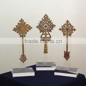 Morden Acrylic Sculpture Holder thumbnail-1