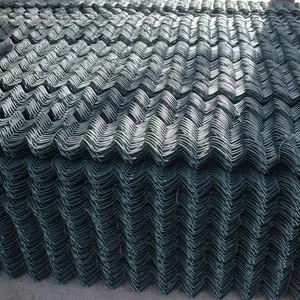 Customized Sustainable Wholesale Powder Sprayed PVC Coated Chain Link Fence Cyclone Wire Mesh Fence for Baseball Fields thumbnail-2