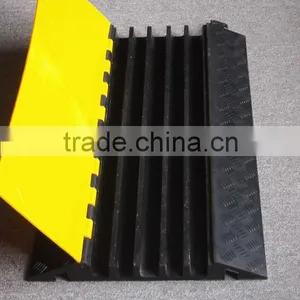 Cheap Rubber 5 Channel Cable Ramp for Truck Hose 5 Way Rubber Cable Cross Stage Cable Protector thumbnail-6