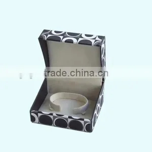 Luxury PU Leather Necklace Gift Box Wholesale thumbnail-1