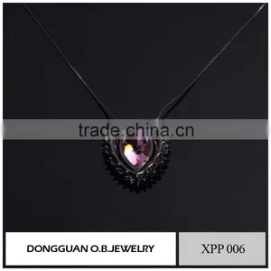 Pink Stone Jewelry Heart Shape Necklace Jewelry, Nice Designs Brass Material Necklace thumbnail-2