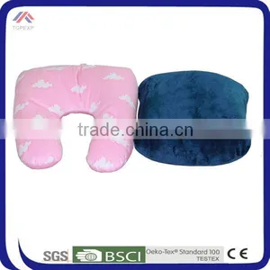 Cormfortable and Fashionable Warm Neck Pillows thumbnail-1