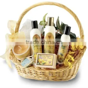 Spilt Willow With Plastic Lining Gift Basket Decorations thumbnail-1