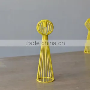 Metal Wire Candle Holder thumbnail-1