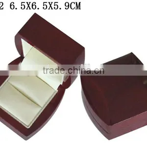 W39 Glossy Finish Wooden Jewelry Pendant Box thumbnail-4